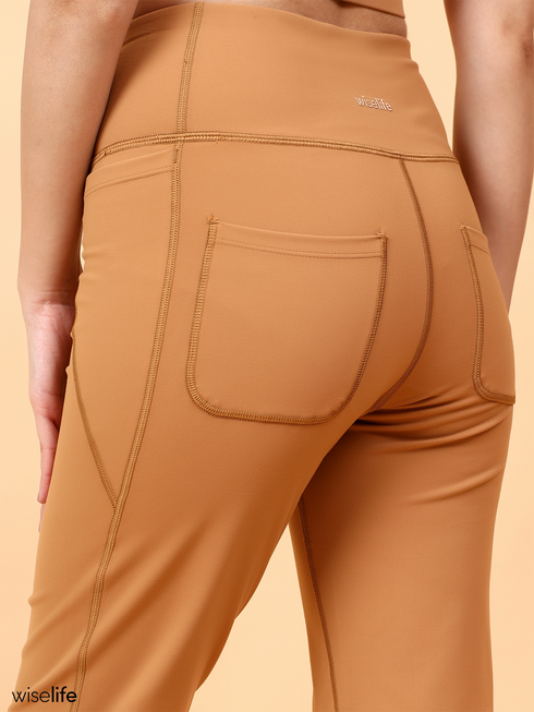 Wiselife Active Flare Pants (Brown)