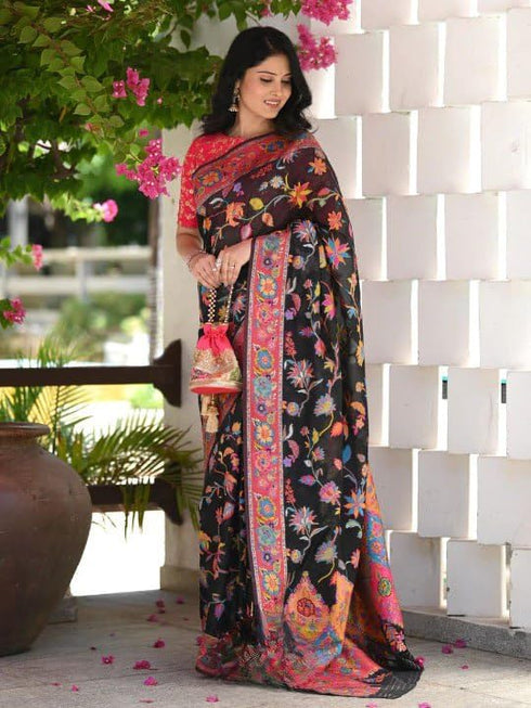 Vasthrlay Unstitched Saree