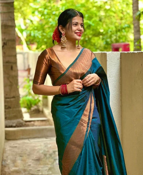 Vasthrlay Traditional Unstitched Saree