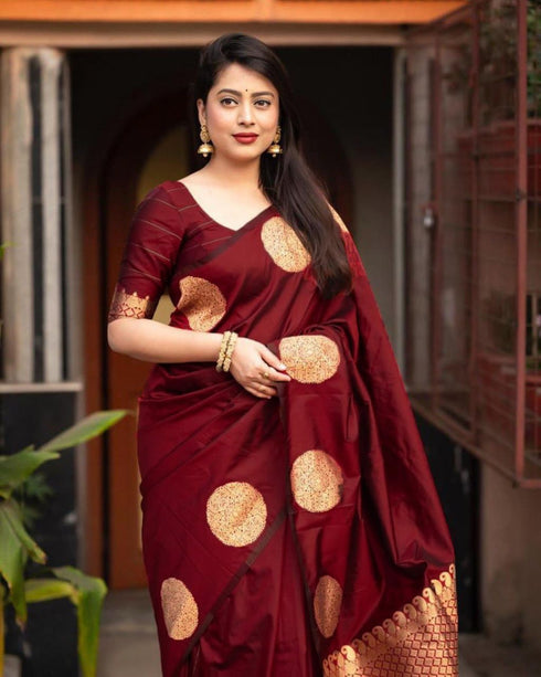Vasthrlay Kanjivaram Nath Paithani Violet Pink Saree With Blouse Piece