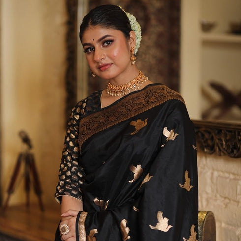 Vasthrlay Black Kanjivaram Saree