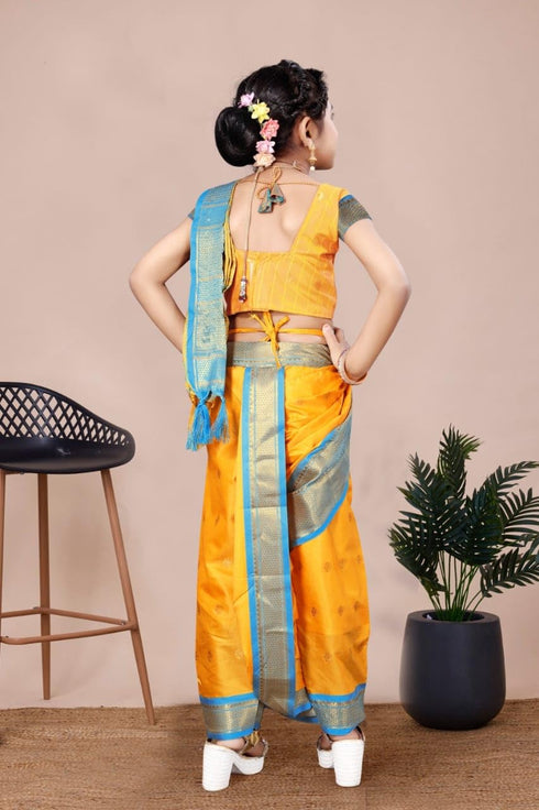 Vasthrlay Beautiful Gorgeous Maharashtrian Traditional
