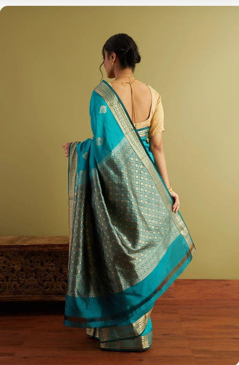 Vasthrlay Saree