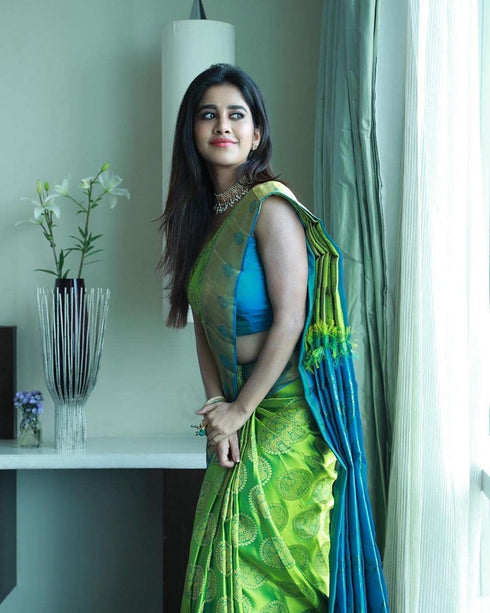 Vasthrlay Green Banarasi Saree