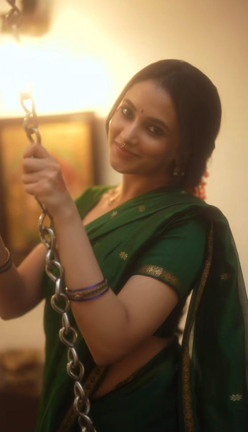 Vasthrlay Banarasi Unstitched Saree