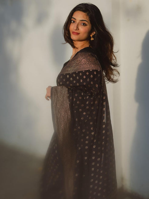 Vasthrlay Wedding Saree