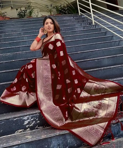 Vasthrlay Banarasi Traditional Unstitched Saree