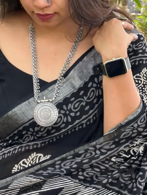 Vasthrlay Printed Lightweight Traditional Designer