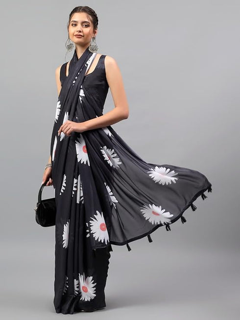Vasthrlay Black Georgette Floral Printed Saree With Solid Unstitched Georgette Blouse Piece