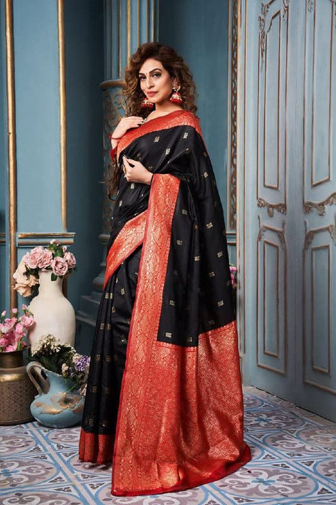 Vasthrlay Silver Saree