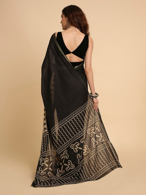 Vasthrlay Lightweight Breathable Traditional Printed Saree