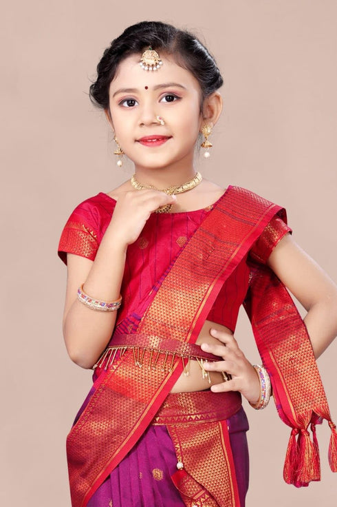 Vasthrlay Beautiful Gorgeous Maharashtrian Traditional
