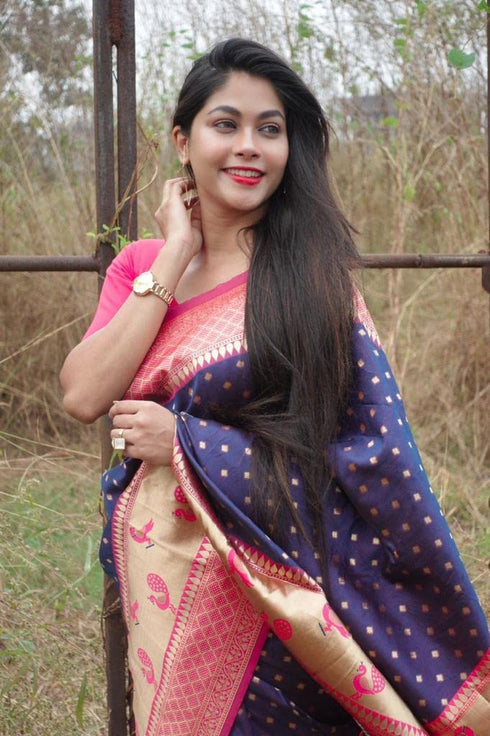 Vasthrlay Kanjivaram Woven Saree