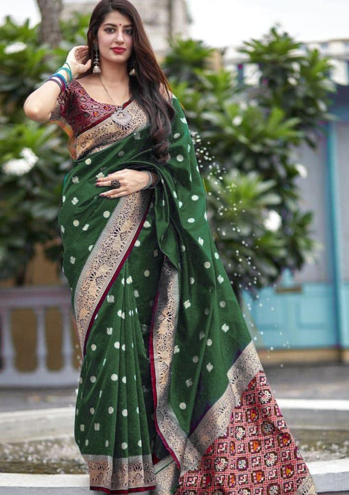 Vasthrlay Banarasi Saree