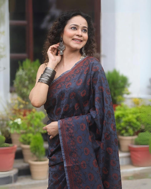 Vasthrlay Traditional Unstitched Saree