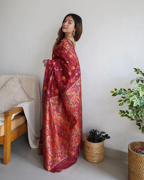 Vasthrlay Traditional Unstitched Saree