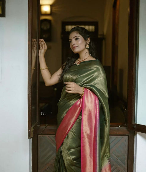 Vasthrlay Green Kanjivaram Saree