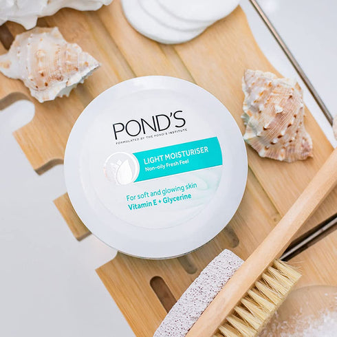 Ponds Light Moisturiser Non-Oily Fresh Feel With Vitamin E + Glycerine