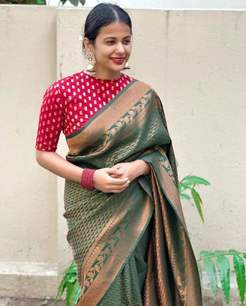Vasthrlay Green Saree