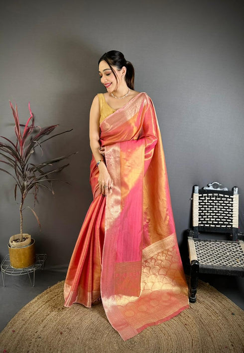 Vasthrlay Banarasi Weaving Lavendar
