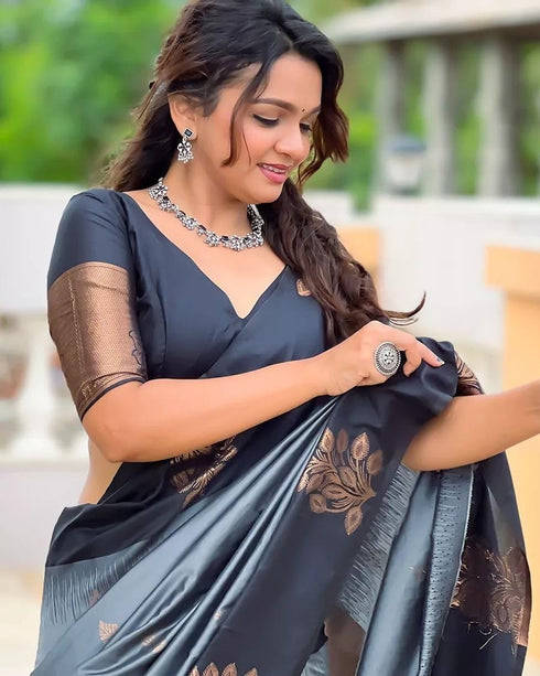 Vasthrlay Kanjivaram Woven Saree