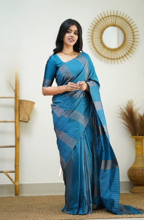 Vasthrlay Kanjivaram Unstitched Saree