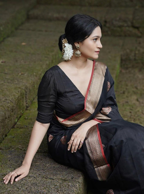 Vasthrlay Black Kanjivaram Saree