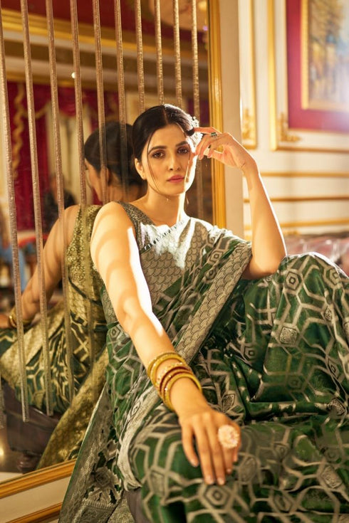 Vasthrlay Women's Organza Designer Unstitched Saree