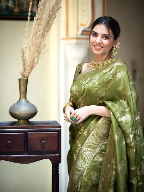 Vasthrlay Kanjivaram Unstitched Saree