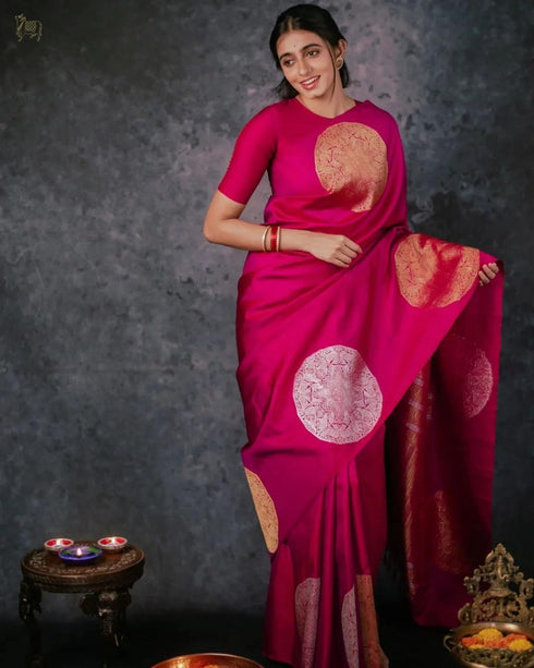 Vasthrlay Saree