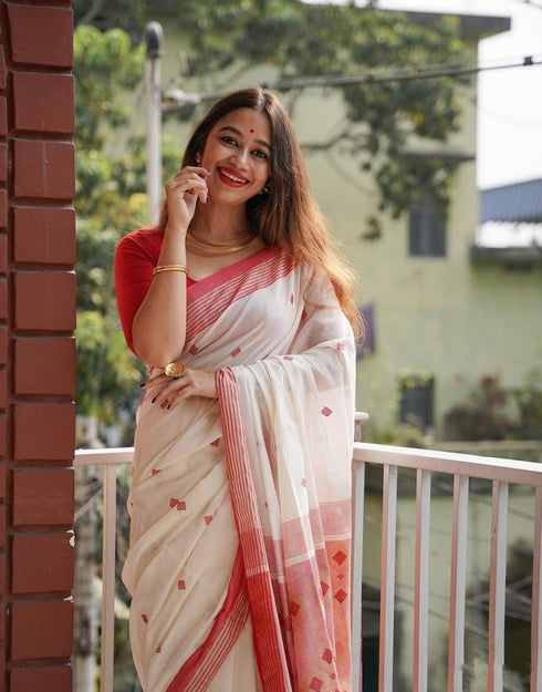 Vasthrlay White Unstitched Saree