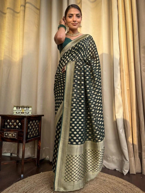 Vasthrlay Kanjivaram Saree