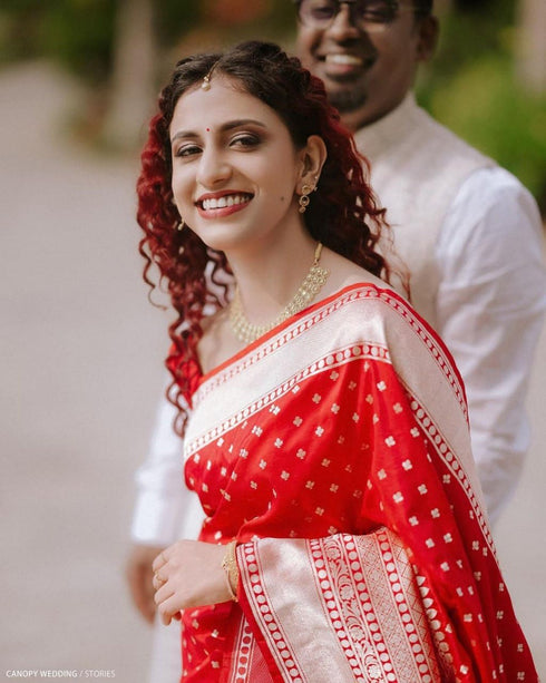 Vasthrlay Kanjivaram Unstitched Saree