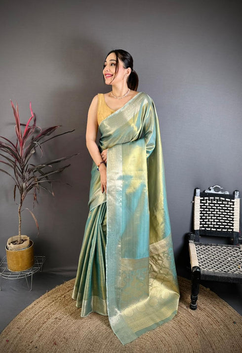 Vasthrlay Banarasi Weaving Lavendar