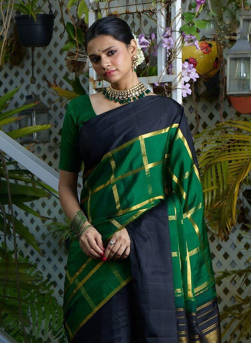 Vasthrlay Green Kanjivaram Saree