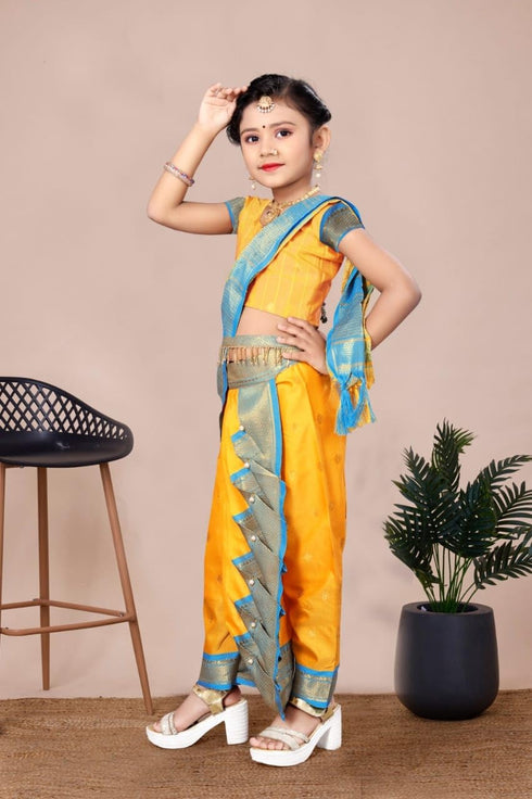 Vasthrlay Beautiful Gorgeous Maharashtrian Traditional