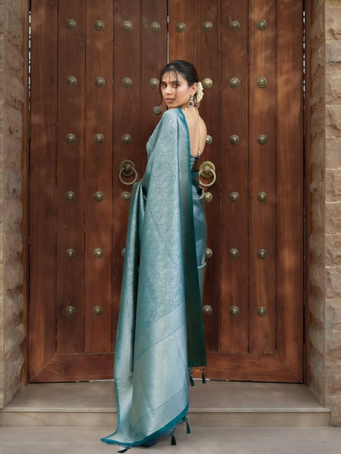 Vasthrlay Kanjivaram Saree
