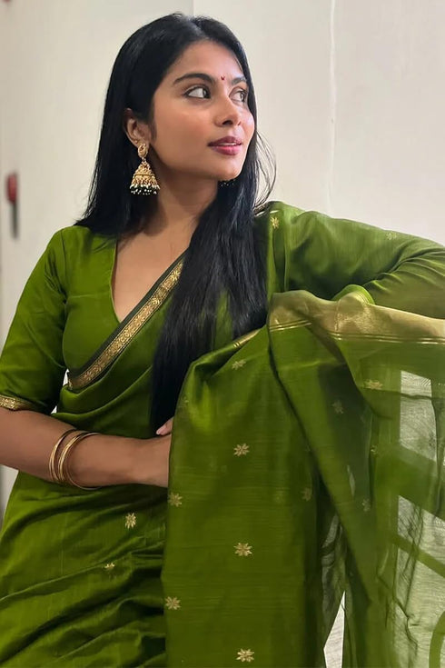 Vasthrlay Banarasi Unstitched Saree
