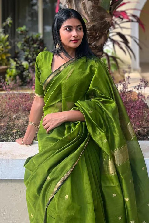 Vasthrlay Banarasi Unstitched Saree