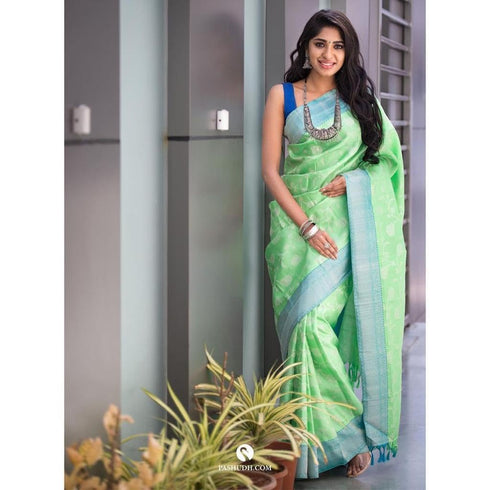 Vasthrlay Light Green Banarasi Saree