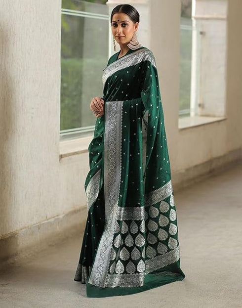 Vasthrlay Kanjivaram Jacquard Unstitched White Saree