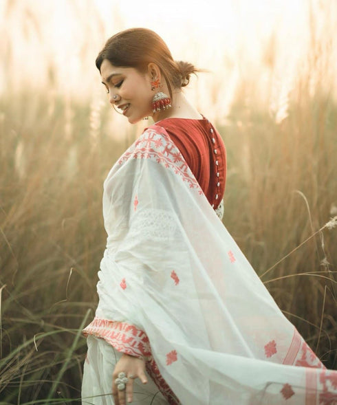 Vasthrlay Kanjivaram Unstitched Saree