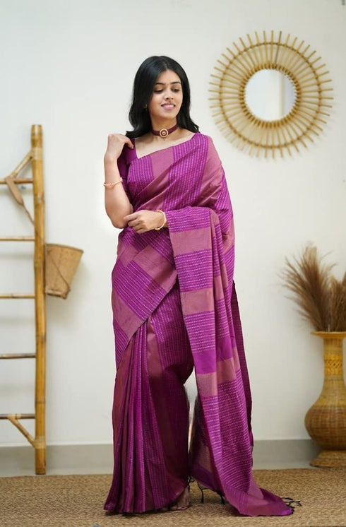 Vasthrlay Kanjivaram Unstitched Saree