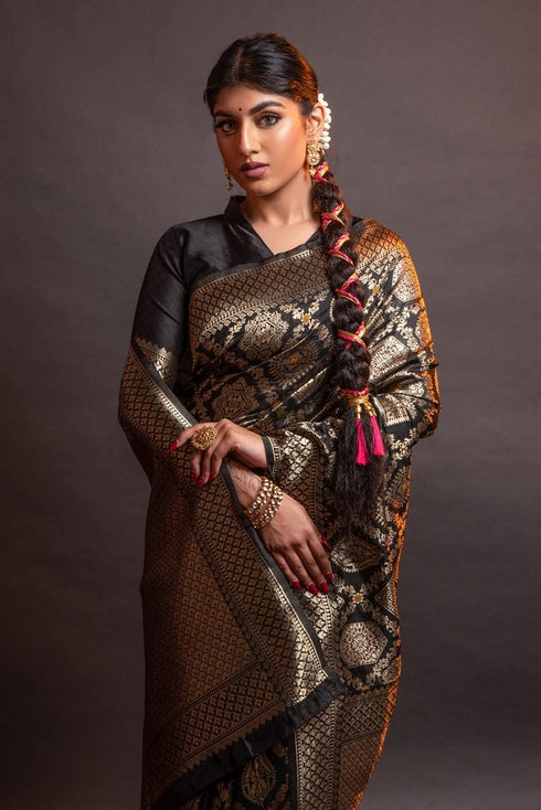 Vasthrlay Banarasi Unstitched Saree