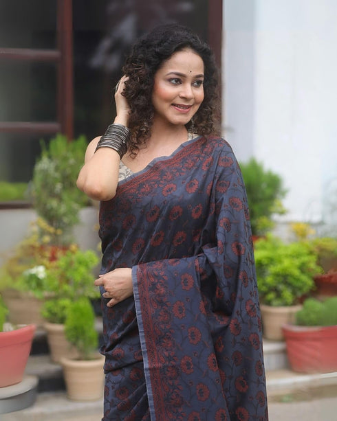 Vasthrlay Traditional Unstitched Saree