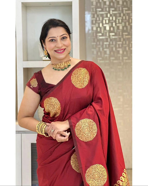 Vasthrlay Traditional Unstitched Saree