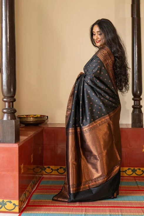 Vasthrlay Saree