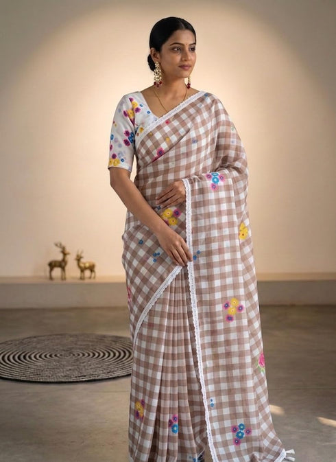 Vasthrlay Checks Floral Tassel Lightweight