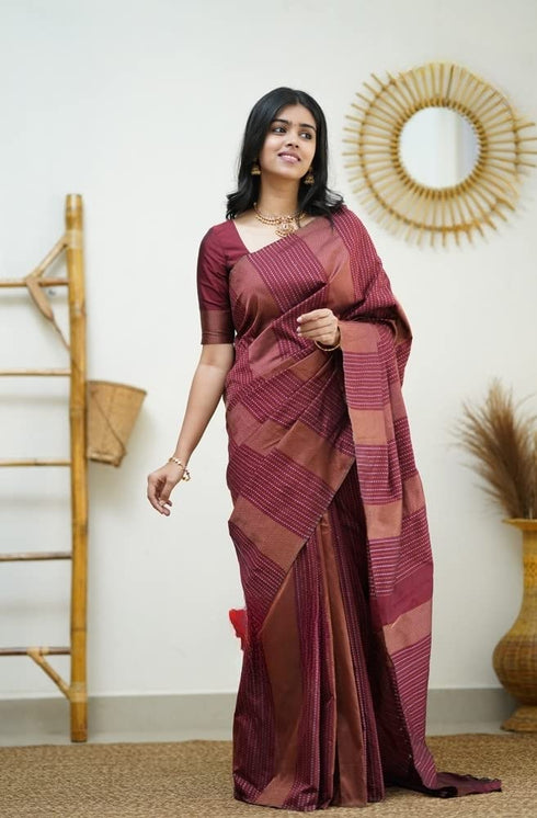 Vasthrlay Kanjivaram Unstitched Saree