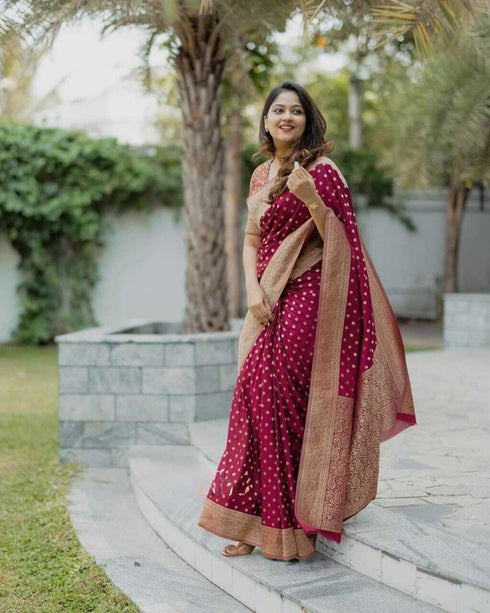 Vasthrlay Banarasi Traditional Unstitched Saree